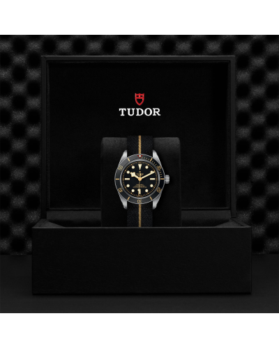 Tudor Black Bay Fifty-Eight 39 mm steel case, Fabric strap (watches)